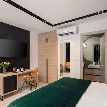 Luxury Unicus I, Ii, Iv In Center Of Old Town 4*