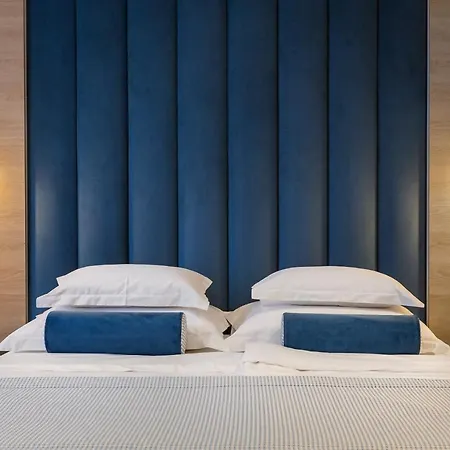 Luxury Unicus I, Ii, Iv