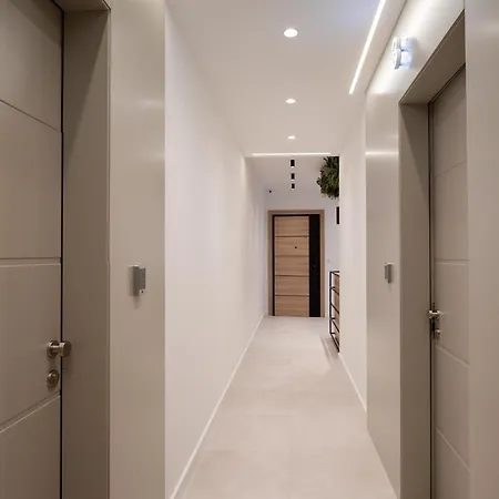 Luxury Unicus I, Ii, Iv