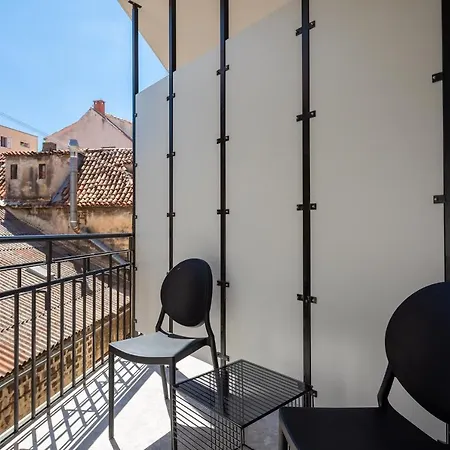 Luxury Unicus I, Ii, Iv Guest house