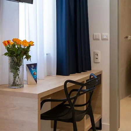 Luxury Unicus I, Ii, Iv Guest house